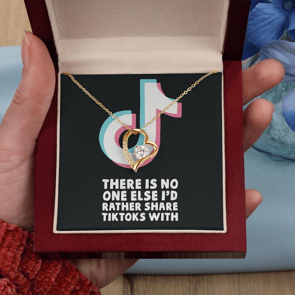 TikTok Shares Necklace
