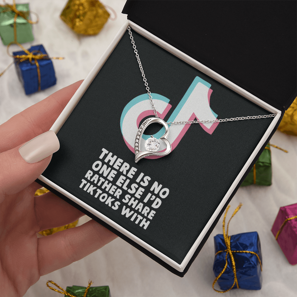 TikTok Shares Necklace